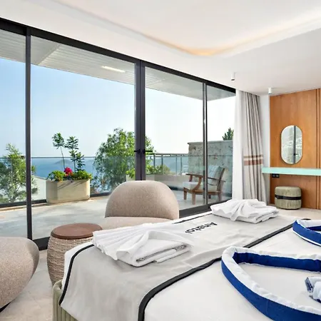 5 Bedroom - 7851 Willa Kalkan