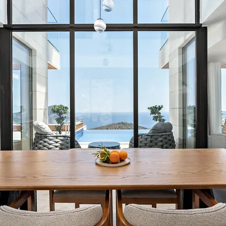 5 Bedroom - 7851 *