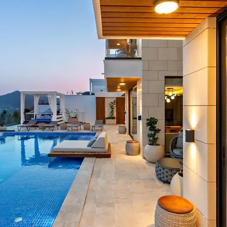 5 Bedroom - 7851 Willa Kalkan